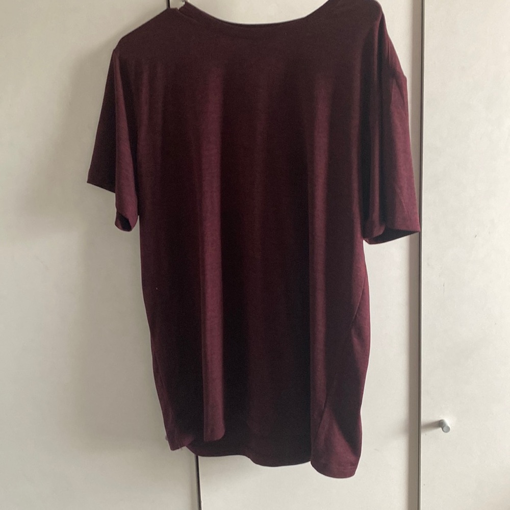 Red short sleeve shirt size L